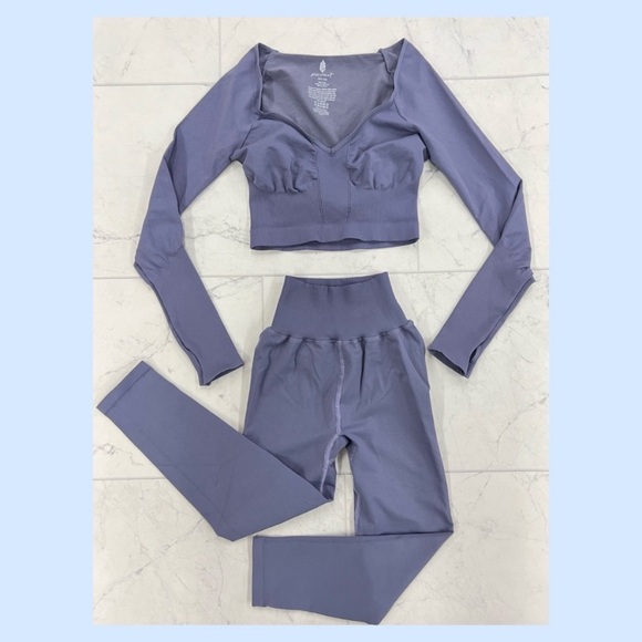 NEW Free People Movement Two Piece Set long sleeve top and cropped crop leggings - Picture 9 of 9